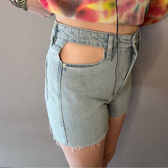 BLANKNYC Women's The Reeve Color Stay Put Denim Shorts Blue Size 27 - Picture 4 of 10